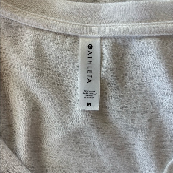 ATHLETA ☀️ Breezy Scoop VNeck Tee - Picture 4 of 10